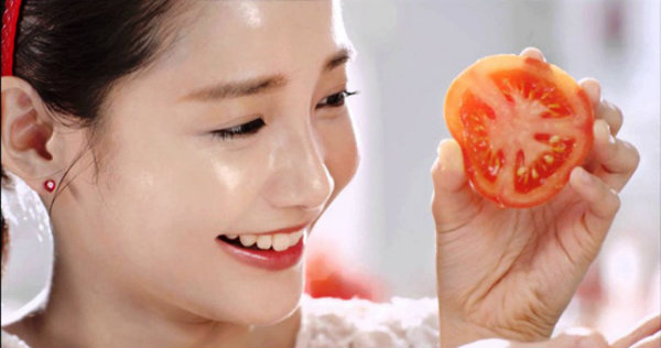 Tẩy lông tay bằng cà chua