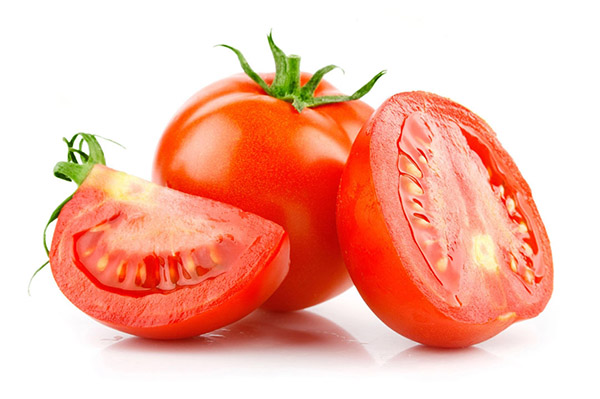 tẩy ria mép bằng cà chua