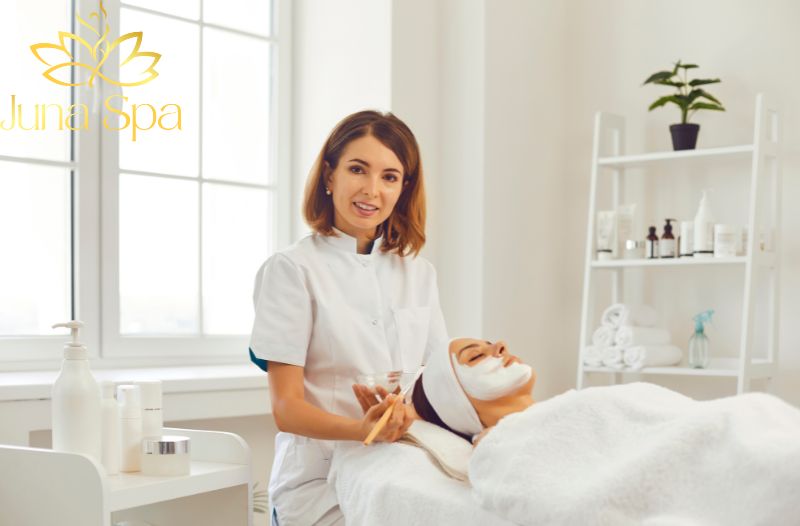 Vậy nếu da đang bị mụn thì có nên peel da không