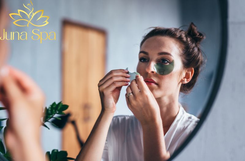Dưỡng ẩm và chăm sóc da vùng mắt